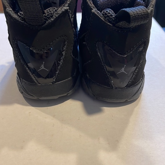 Jordan 7 - Picture 2 of 4